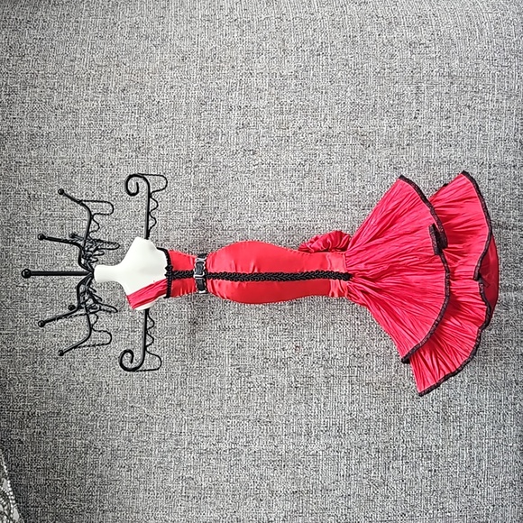 Jewelry stand. Red dress mannequin - Picture 2 of 7